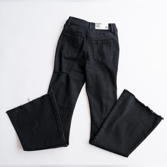 🔥 NWT REFUGE DENIM AUSTIN Black Flared Distressed Jeans - Picture 8 of 8